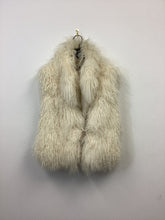 Load image into Gallery viewer, Vtg Shearling Fur Vest
