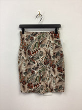 Load image into Gallery viewer, Vtg 80s Tiger Print Skirt Waist 27
