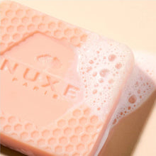 Load image into Gallery viewer, NUXE Rêve De Miel Gentle Shampoo Bar
