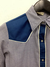 Load image into Gallery viewer, Vtg Western Pearl Snap Shirt
