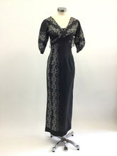 Load image into Gallery viewer, Vtg 60s Hawaiian Maxi Hawaiian Dress
